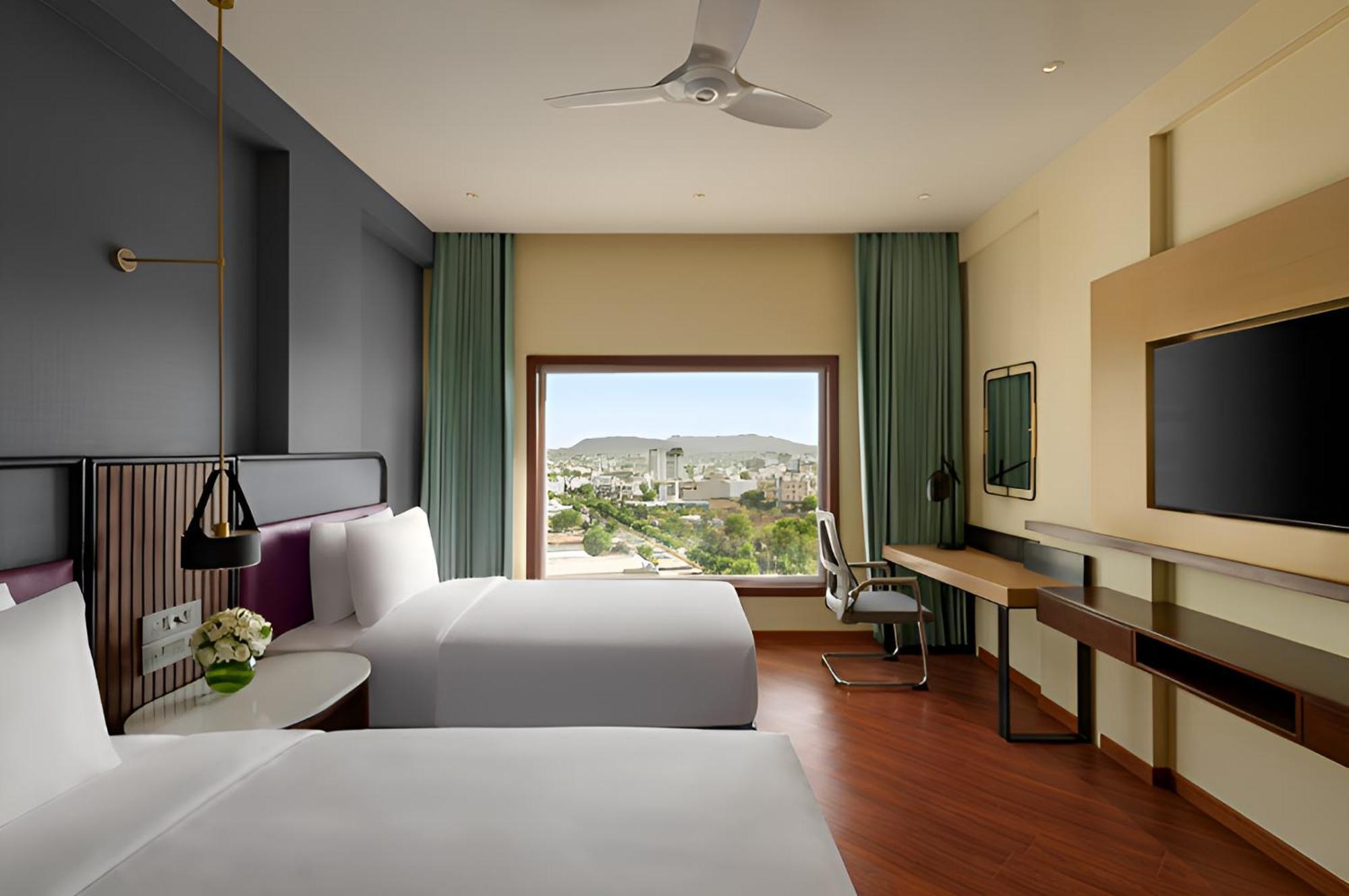 Ramada Encore By Wyndham Udaipur Roopnagar מראה חיצוני תמונה