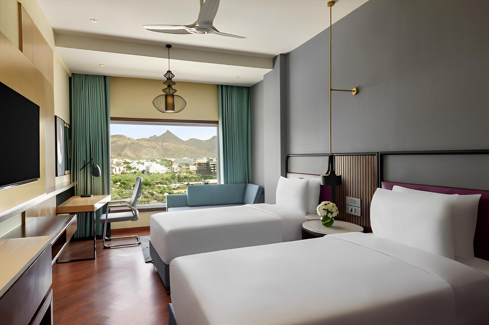 Ramada Encore By Wyndham Udaipur Roopnagar מראה חיצוני תמונה