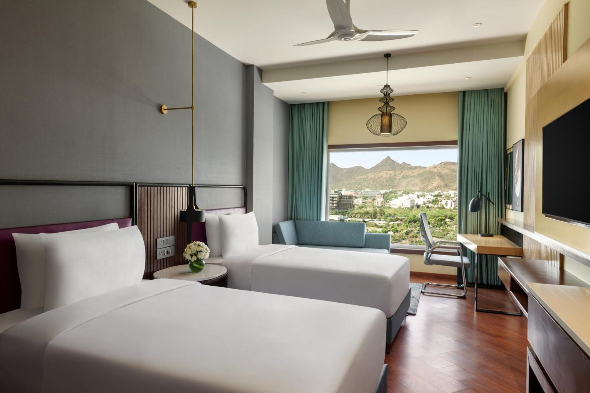 Ramada Encore By Wyndham Udaipur Roopnagar מראה חיצוני תמונה